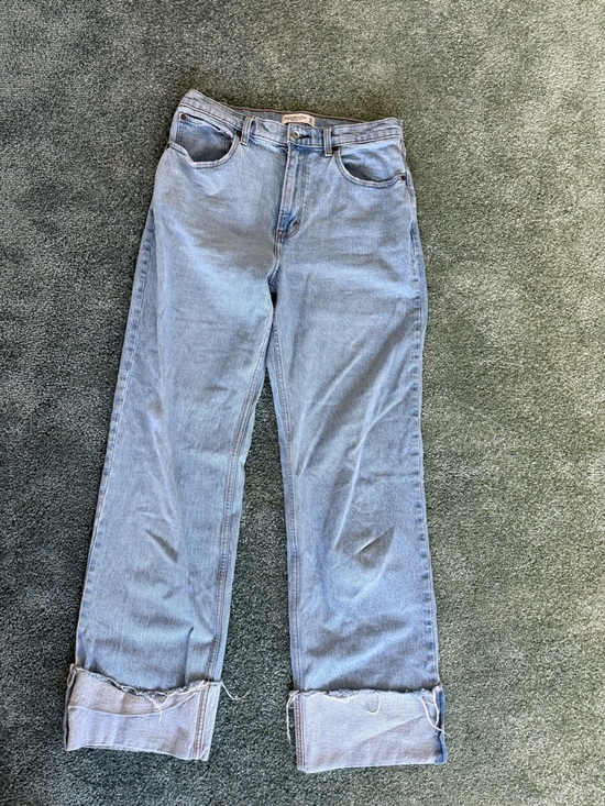Abercrombie & Fitch Denim - Abercrombie & Fitch Light Wash Straight Leg Jeans with Cuffed Hem